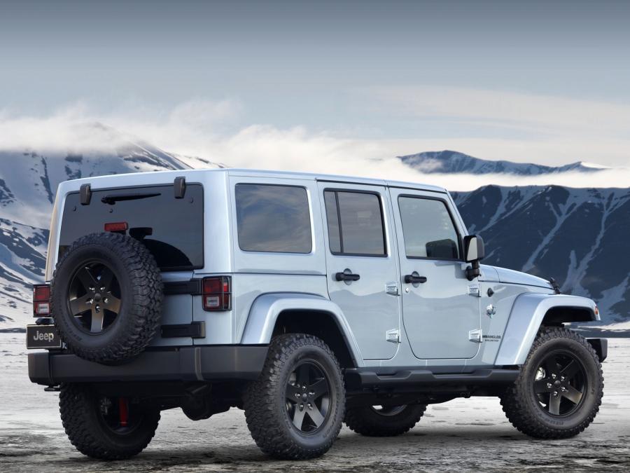  Jeep Wrangler Unlimited Arctic 2012 года  (фото 13 из 35)